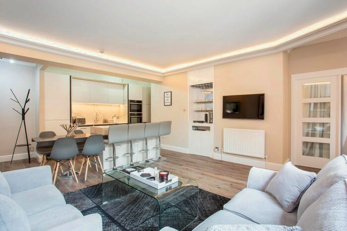 2 Bedroom Flat To Rent In Moscow Road, London W2