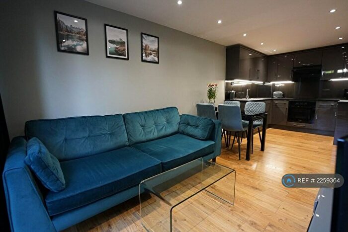4 Bedroom Maisonette To Rent In Bullen Street, London, SW11