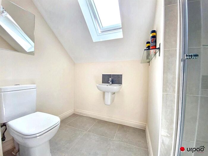 3 Bedroom Detached House To Rent In Kingswood, Bristol, BS15
