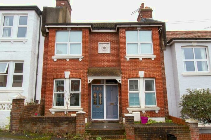 2 Bedroom Apartment To Rent In Shanklin Road, Brighton, BN2