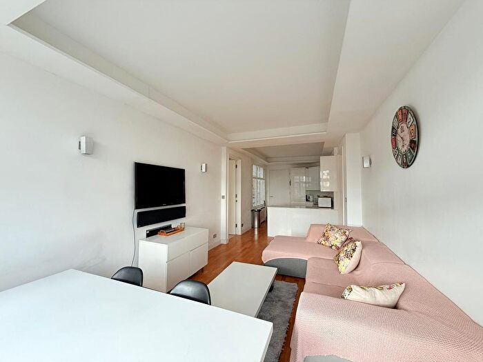 2 Bedroom Flat To Rent In St Mary Abbot's Court, Warwick Gardens, London, W14
