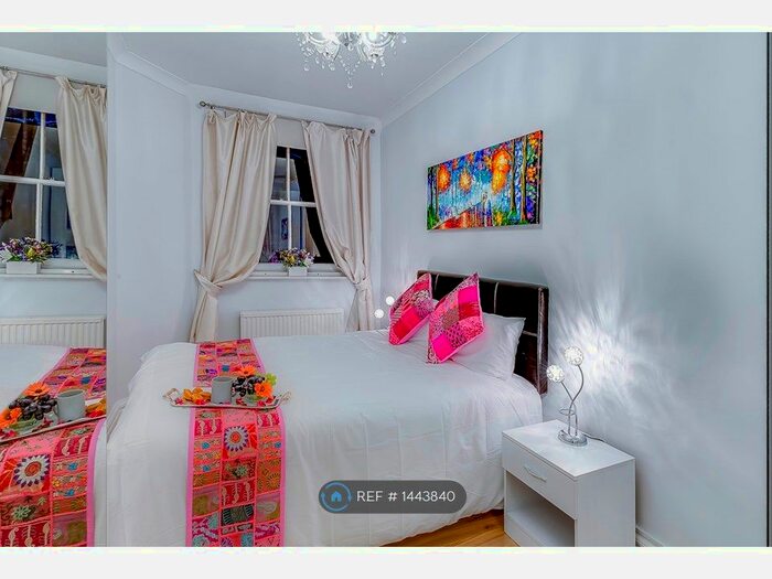 2 Bedroom Flat To Rent In Edgeware Road, London, W9