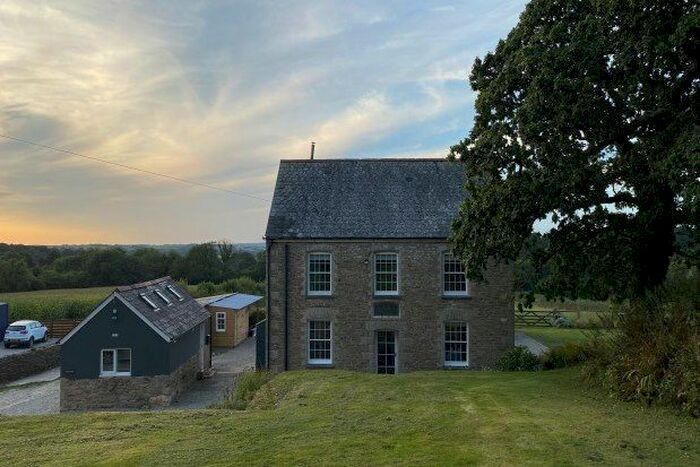 4 Bedroom Farmhouse To Rent In Bodmin, PL30