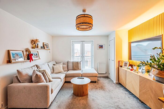 1 Bedroom Flat For Sale In Newlands Place, Seaford, BN25