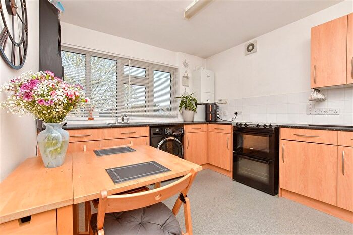1 Bedroom Flat For Sale In Bushey Road, Sutton, Surrey, SM1