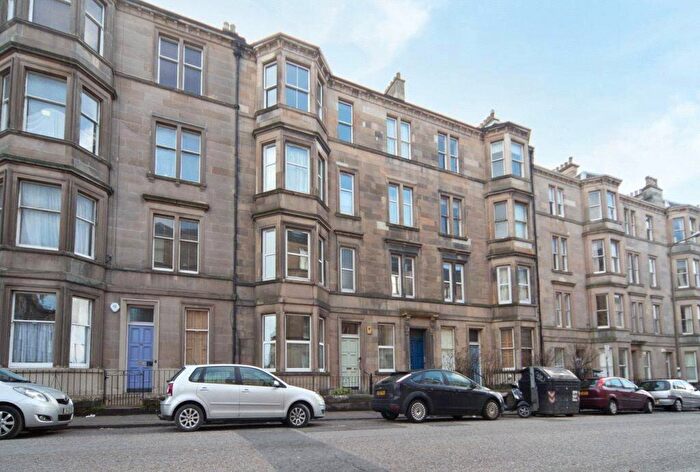 2 Bedroom Flat To Rent In Polwarth Gardens, Edinburgh, EH11