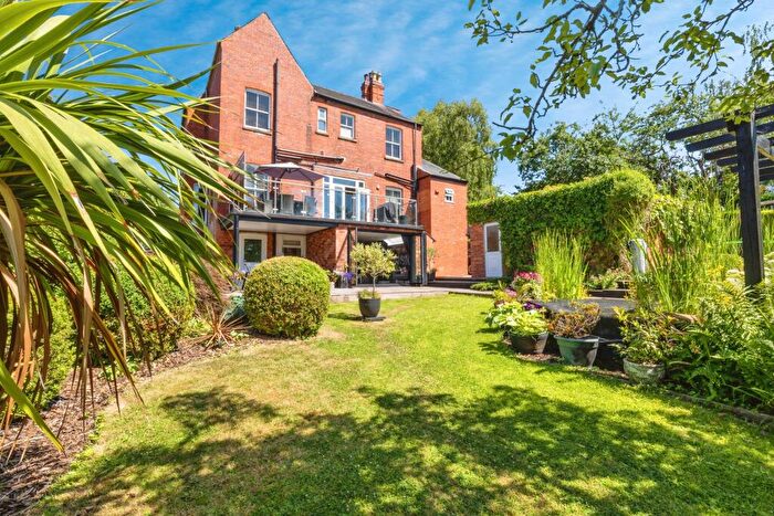 6 Bedroom Detached House For Sale In Cross O'cliff Hill, Lincoln, LN5