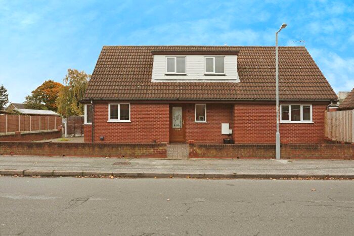 3 Bedroom Bungalow For Sale In Benacre Road, Ipswich, IP3