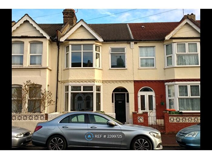 3 Bedroom Terraced House To Rent In Michigan Avenue, Manor Park, E12