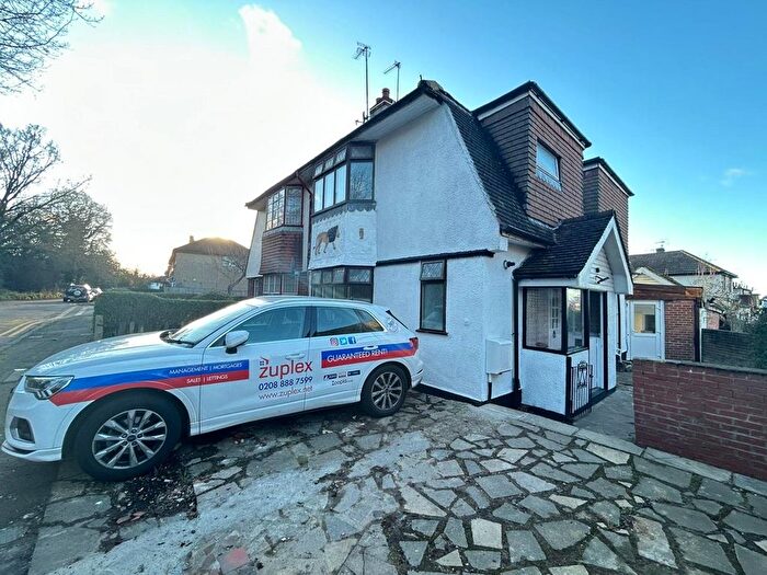 3 Bedroom Property To Rent In Epping Glade, London, E4