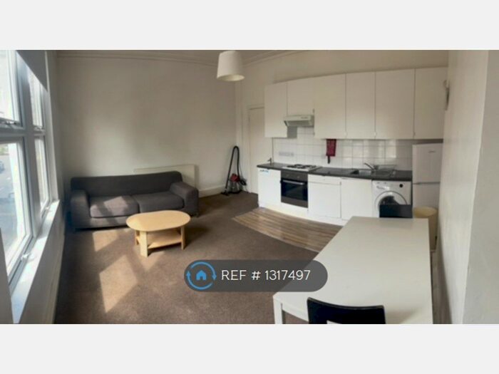 3 Bedroom Flat To Rent In Whittington Road, London, N22