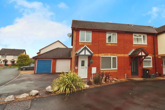 3 Bedroom End Of Terrace House For Sale In Long Mead, Yate, Bristol, BS37