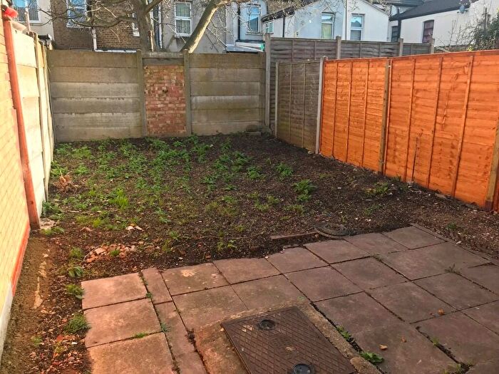 1 Bedroom Flat To Rent In Heigham Road, London, E6