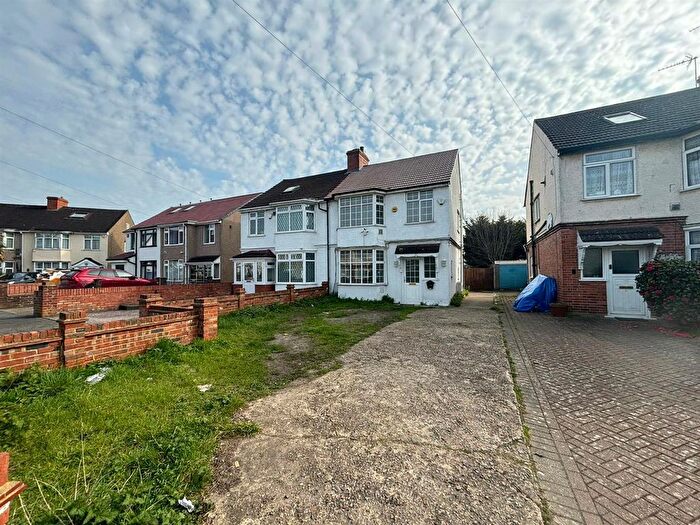 3 Bedroom Semi Detached House To Rent In Zealand Avenue, Harmondsworth, West Drayton, UB7