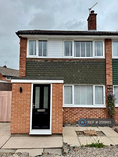 3 Bedroom Semi-Detached House To Rent In Adams Grove, Leeds, LS15