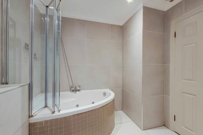 2 Bedroom Flat To Rent In Queens Gate Terrace, South Kensington, London, SW7