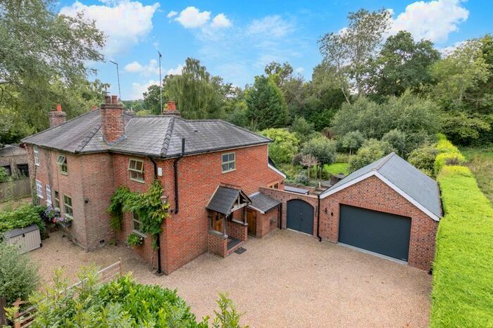 3 Bedroom Semi-Detached House For Sale In Jacksons Place, Shepherds Hill, Colemans Hatch, Hartfield, TN7