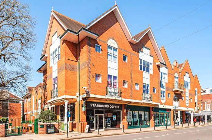 1 Bedroom Flat For Sale In The Royals, High Street, Guildford, Surrey, GU1