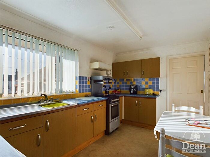 2 Bedroom Detached Bungalow For Sale In Woodside Street, Cinderford, GL14