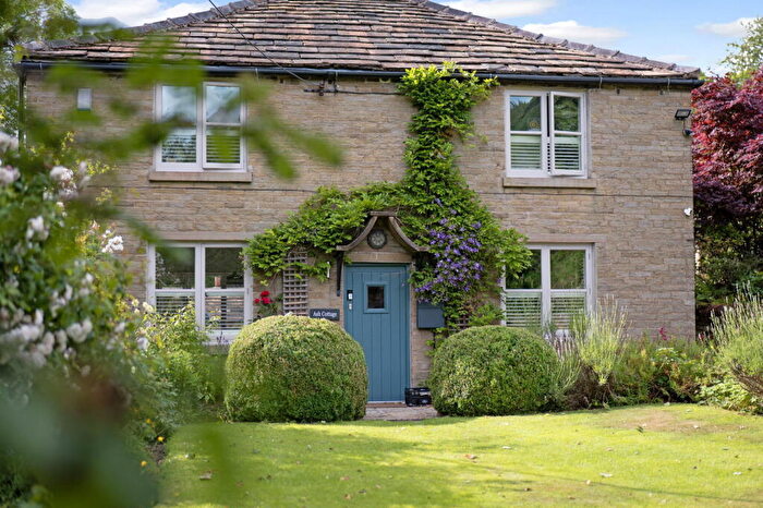 4 Bedroom Detached House To Rent In Windmill Lane, Kerridge, Macclesfield, Cheshire, SK10