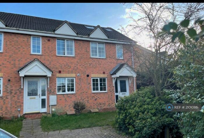 3 Bedroom End Of Terrace House To Rent In Moulsham Chase, Chelmsford, CM2