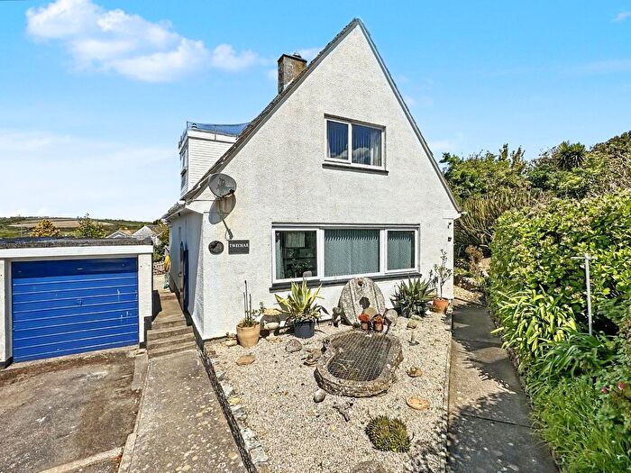 3 Bedroom Link Detached House For Sale In Tregunna Close, Porthleven, Helston, TR13