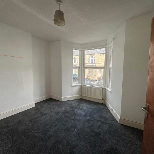 6 Bedroom House To Rent In Bullingdon Road, Oxford, OX4