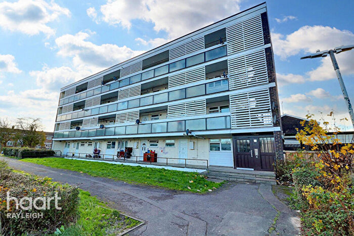 2 Bedroom Flat To Rent In Eldeland, Basildon, SS15