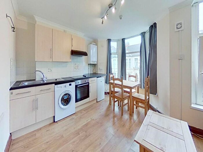3 Bedroom Flat To Rent In Mackintosh Place, Roath, Cardiff, CF24