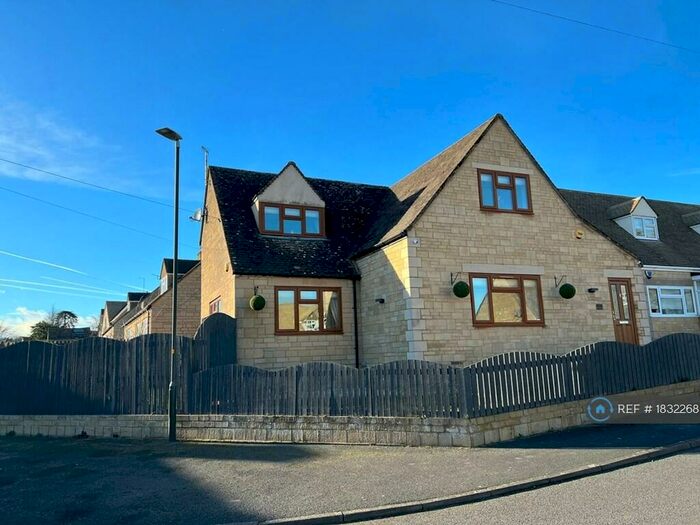 4 Bedroom Semi-Detached House To Rent In Mount Pleasant Close, Stow On The Wold, Cheltenham, GL54