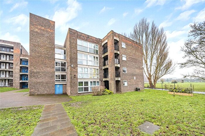 1 Bedroom Flat To Rent In Harris Close, Hounslow, TW3