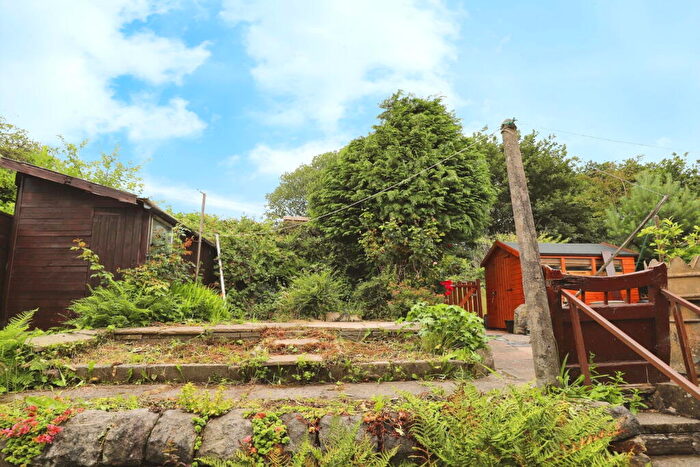 2 Bedroom Cottage To Rent In Woodgate Hill Road, Bury, BL9