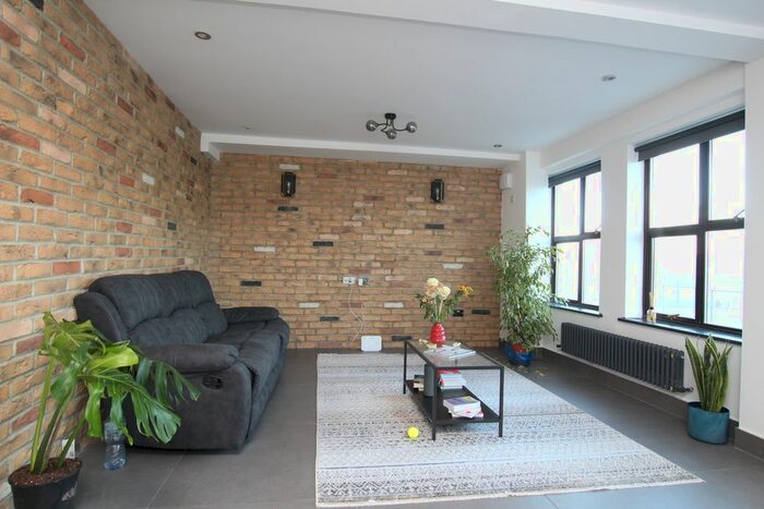 1 Bedroom Flat To Rent In Copperfield Road, London, E3