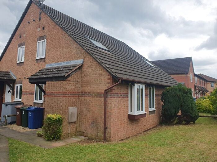 1 Bedroom Terraced House To Rent In Holm Way, Bicester, Oxfordshire, OX26