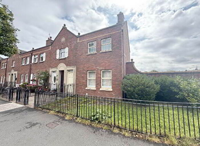 4 Bedroom Detached House For Sale In Demesne Road, Ballynahinch, BT24
