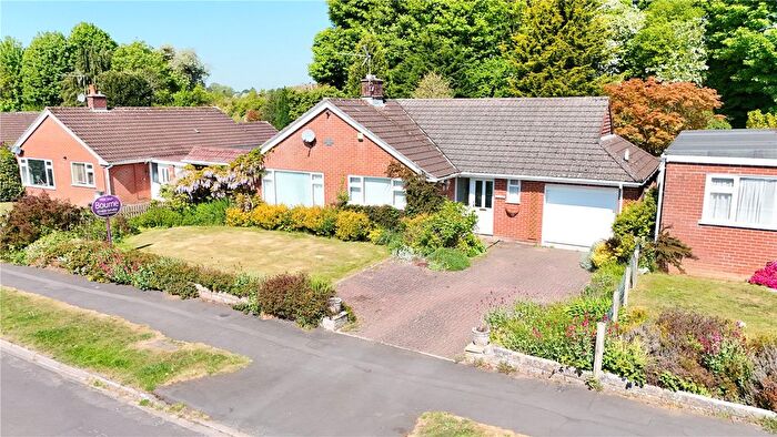 4 Bedroom Bungalow For Sale In Winston Rise, Four Marks, Hampshire, GU34