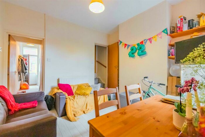 4 Bedroom House To Rent In Gleave Road, Selly Oak, Birmingham, B29