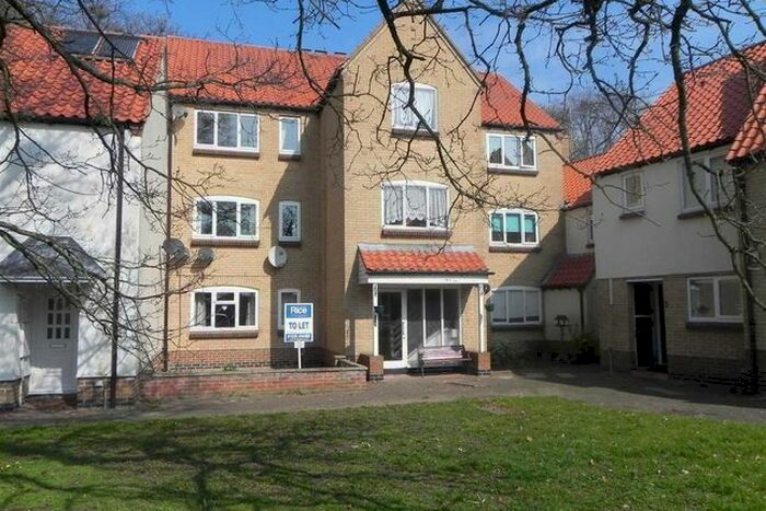 2 Bedroom Flat To Rent In The Paddock, Sleaford, NG34