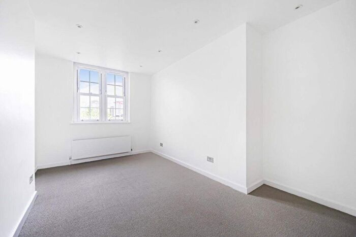 2 Bedroom Flat For Sale In Maida Vale, London, W9