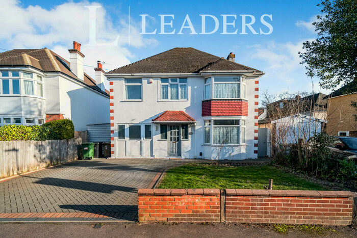 4 Bedroom Detached House To Rent In Churchill Road, AL1