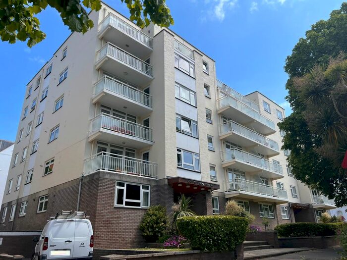 2 Bedroom Flat To Rent In Devonshire Place, Eastbourne, BN21