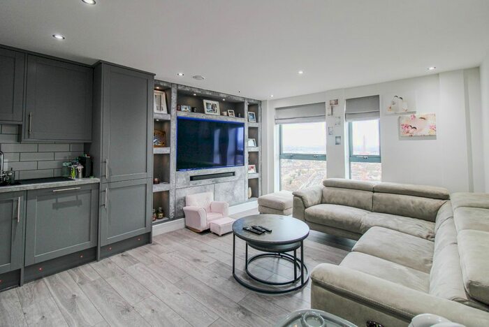 2 Bedroom Flat To Rent In London Road, Croydon, CR0