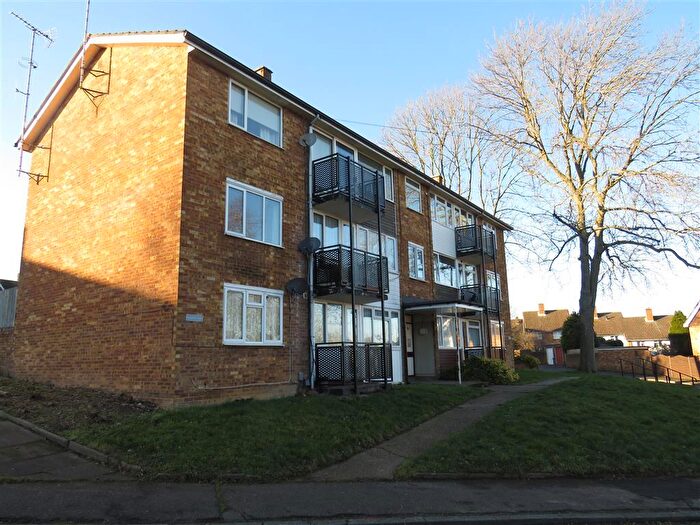 2 Bedroom Apartment To Rent In Spring Lane, Hemel Hempstead, HP1