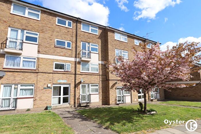 2 Bedroom Flat To Rent In Ivy Road, London, N14