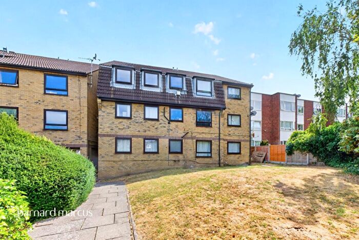 2 Bedroom Flat For Sale In Howard Road, London, SE25