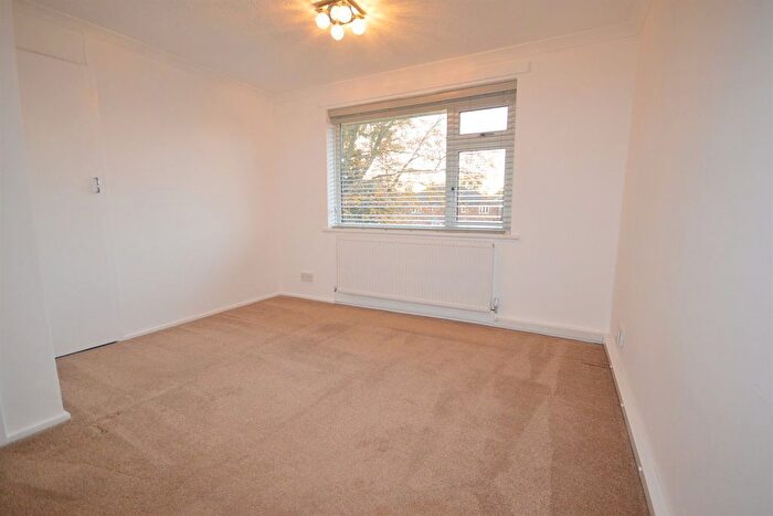 2 Bedroom Flat To Rent In Beech Grove, Storrington, Pulborough, West Sussex, RH20