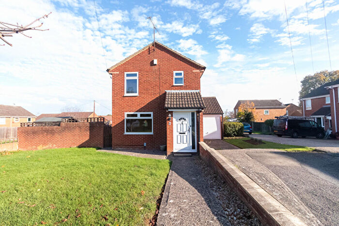 3 Bedroom Detached House To Rent In Spode Close, Tilehurst, Reading, RG30