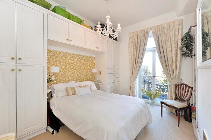 2 Bedroom Flat For Sale In Langham Mansions, Earl's Court Square, Earls Court, London, SW5