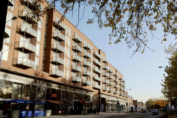 1 Bedroom Flat To Rent In The Heart, Walton-on-Thames, KT12