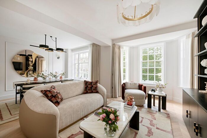 2 Bedroom Flat For Sale In Onslow Square, London, SW7